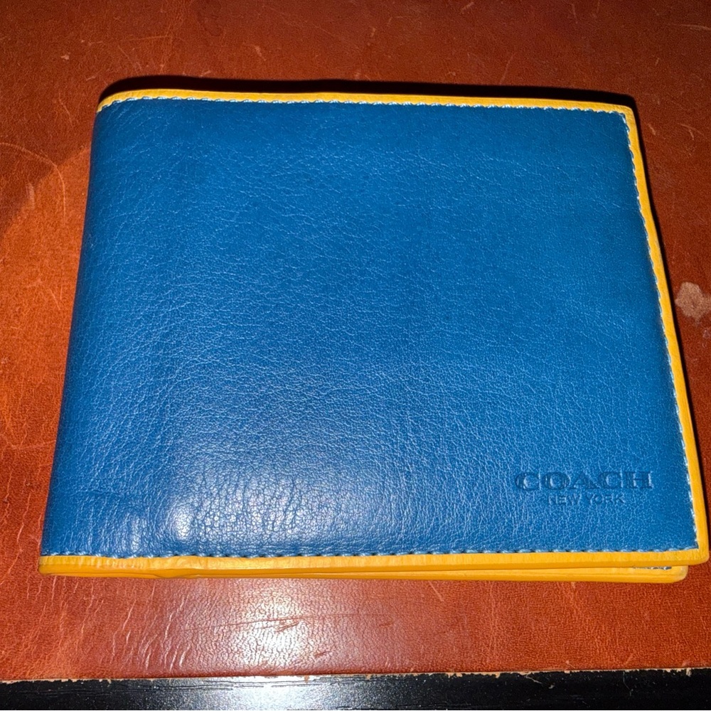 Coach Men’s Double Billfold with Passcase